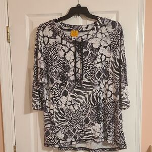 Ruby Rd. Black and White Patterned Blouse